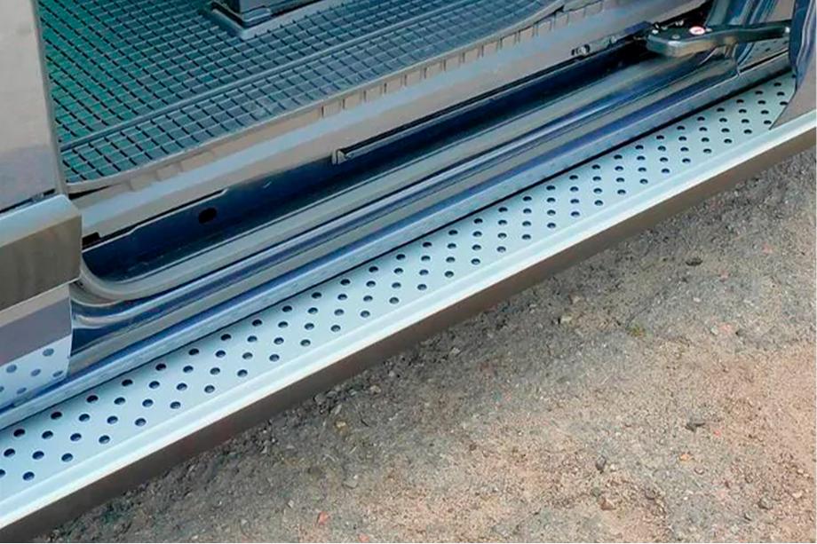 Ford Custom 2013–2022 Zijsteps Allmond Grey (2 stuks, aluminium) Lange wielbasis Foto 2
