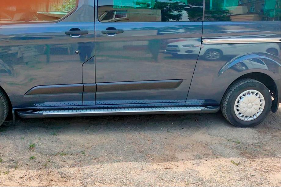Ford Custom 2013–2022 Zijsteps Allmond Grey (2 stuks, aluminium) Lange wielbasis Foto 4