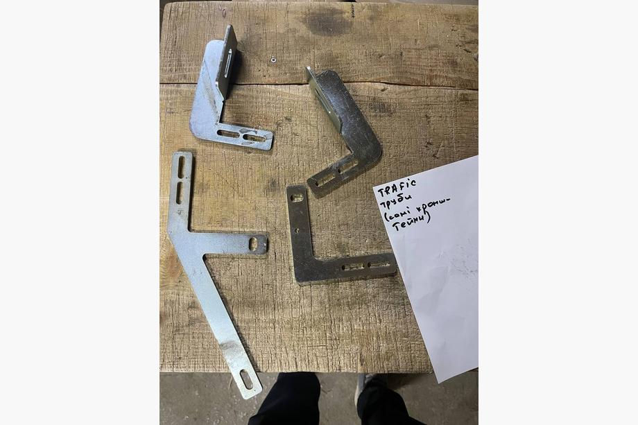 Renault Trafic 2001–2015 Montageset voor side steps B3/C2 (zonder bouten) Image
