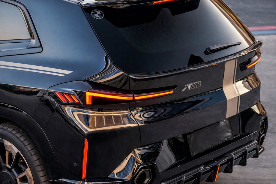 BMW XM G09 2022– Onderlip spoiler AE-Design (carbon) Foto 1