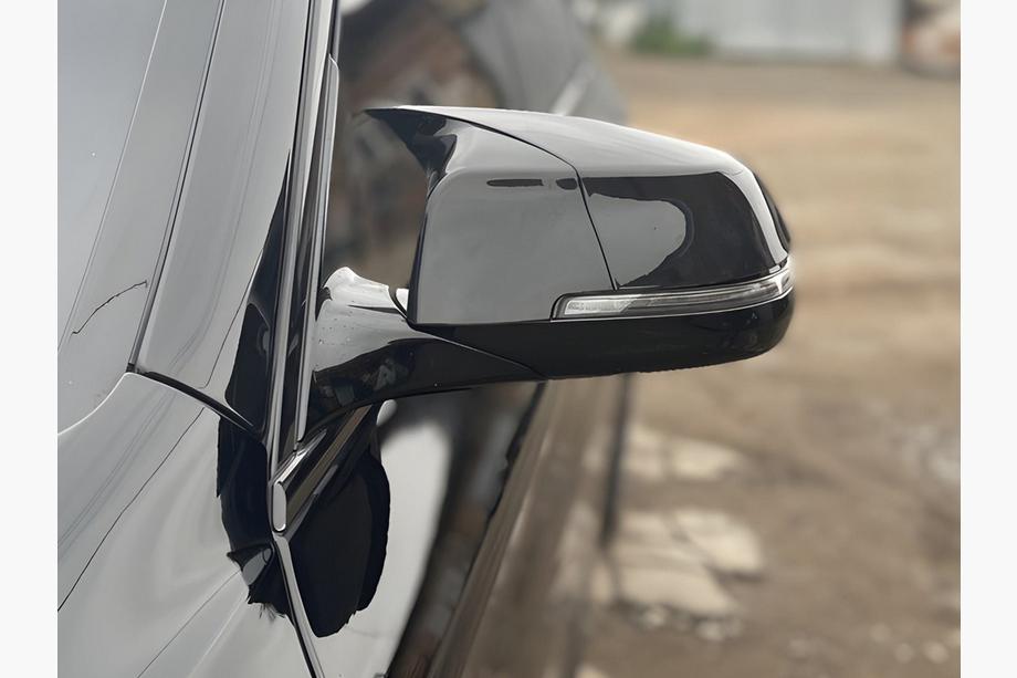 BMW 5 Serie F10/F11 2010–2016 Spiegelkappen M-Look 2013-2016 (met clips, 2 stuks) Image