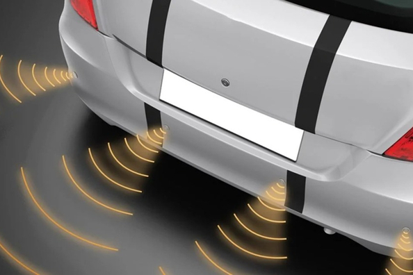 Wat is een parkeersensor in de auto en hoe werkt hij?
