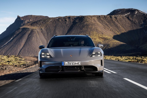 Review: Porsche Taycan Sport Turismo 2025