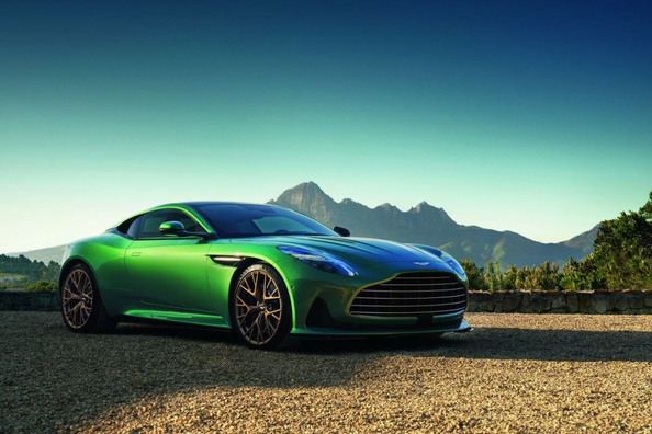 Review van de Aston Martin DB12 sports coupé (2024)