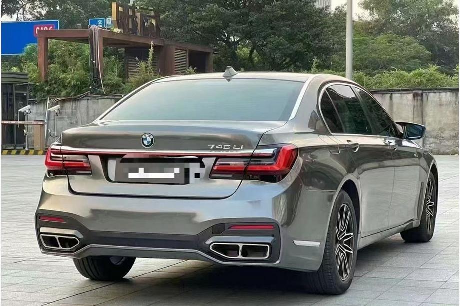 BMW 7 Serie F01/F02 2008–2015 Facelift kit voor G12 M760 (zonder vervanging van kofferdeksel en achterschermen) Foto 4
