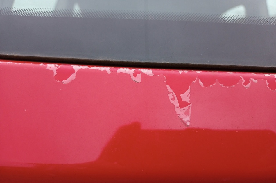 Waarom verliest autolak zijn glans en laat hij los?