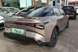 Review van de elektrische sedan Toyota bZ3 foto 4