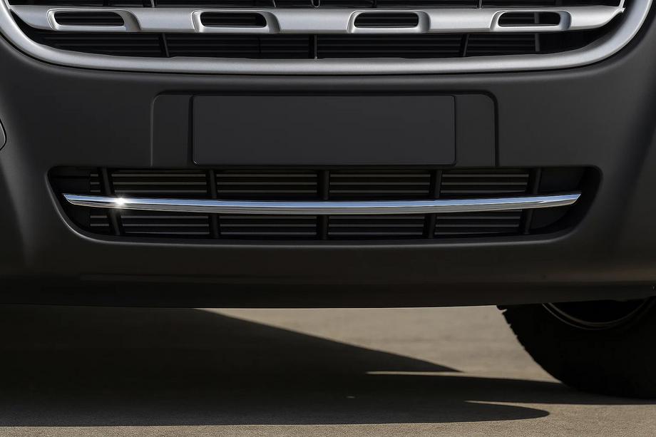 Nissan NV400 2010–2024 RVS bumperstrip Image