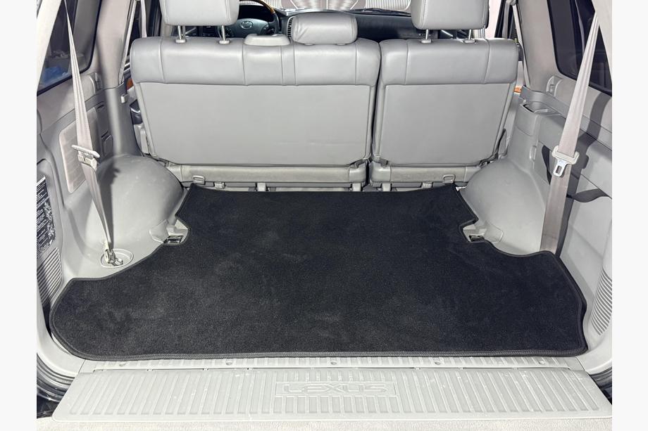 Lexus LX470 1998–2007 Textiele kofferbakmat Classic, 2 stuks, zwart (7 zitplaatsen) Image