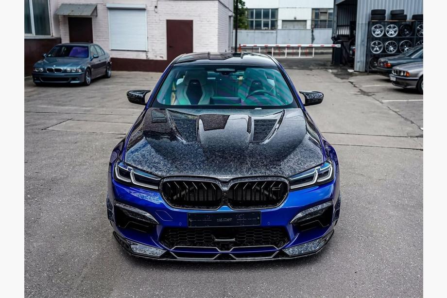 BMW 5 Serie G30/G31 2017–2023 Motorkap (F90-style, gesmeed carbon) Image