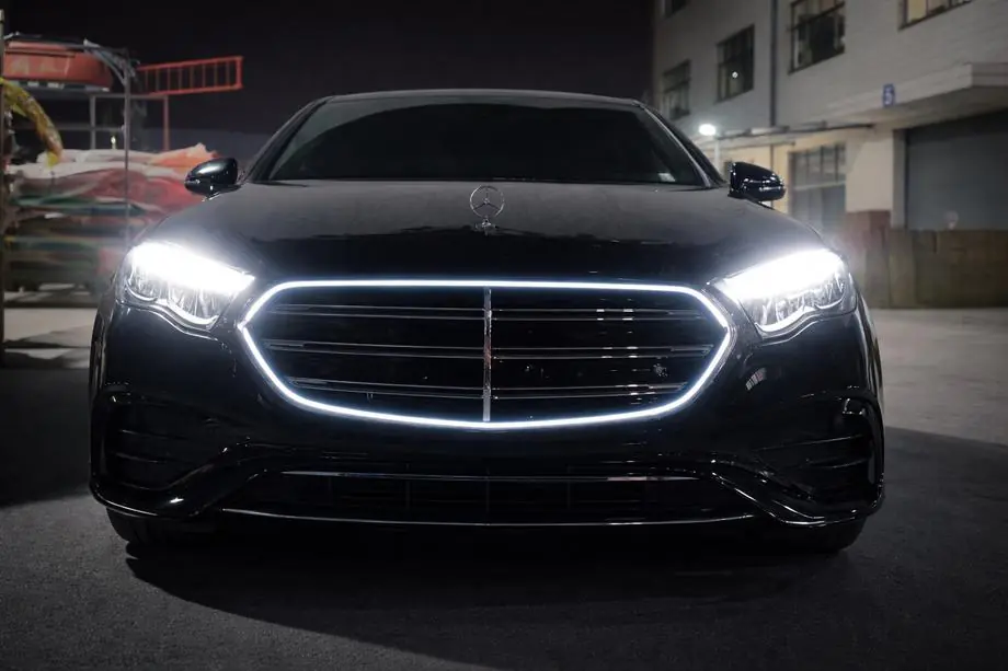 Mercedes E-class W214 2023– Voorgrille in W223 AMG-Line-stijl met LED Image
