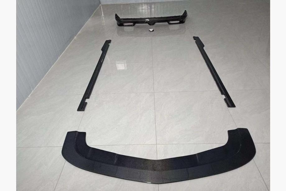 Dodge Challenger 2008–2023 Bodykit set Carbon FullSet Image