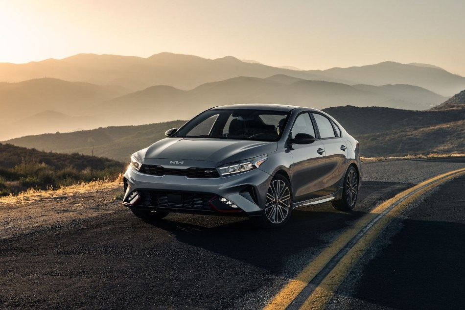 Vernieuwde Kia Forte: review van de sedan van de derde generatie