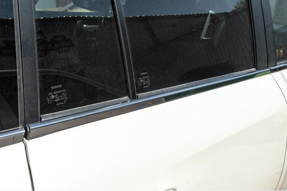 Toyota Land Cruiser 200 2007–2021 Ruitlijsten set (6 stuks, RVS) Foto 16