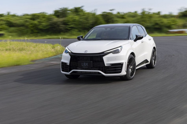 Review Lexus LBX 2025: compacte crossover met premium accent Foto 2