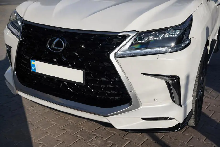 Lexus LX570/450d 2008–2022 Voor diffuser TRD (2021-2022) Image