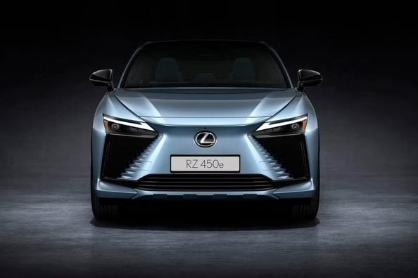 Review Lexus RZ 450e: premium elektrische crossover van een nieuwe generatie
