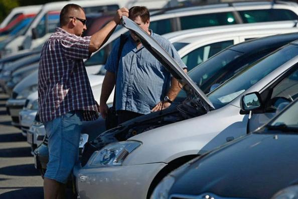 Auto kopen na een ongeval: besparing of risico?