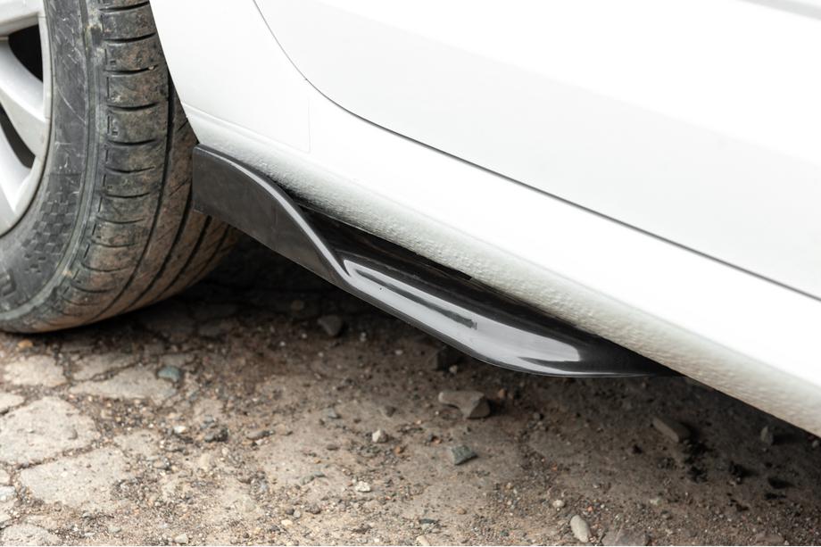 Universele side skirt flaps type-E (2 stuks, glanzend zwart, ABS-kunststof) Foto 12