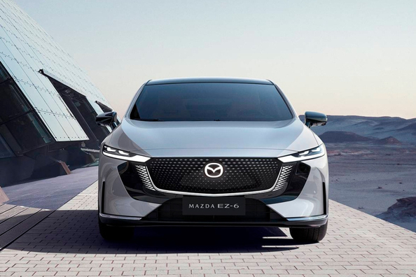 Review van de hybride liftback Mazda EZ-6