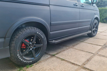 Volkswagen T5 Caravelle 2004–2010 Zijsteps X5-type zwart (2 st., aluminium) Lange wielbasis foto 1