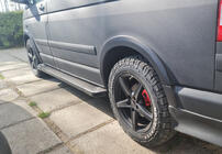 Volkswagen T5 Multivan 2003–2010 Zijsteps X5-type zwart (2 st., aluminium) Lange wielbasis foto 3