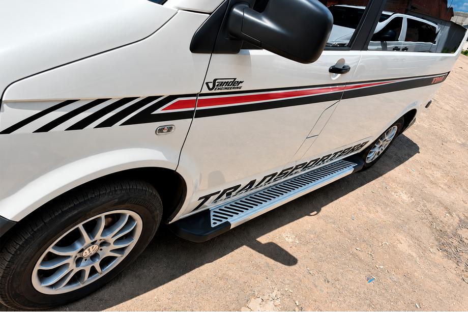 Volkswagen T5 2010–2015 Zijstappen Line-type (2 st., aluminium) Lange wielbasis Image
