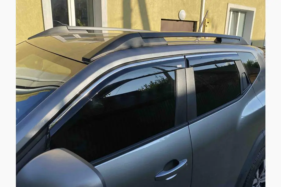 Renault Duster 2024– Raamwindschermen met chromen sierlijst (set van 4, Niken) Image