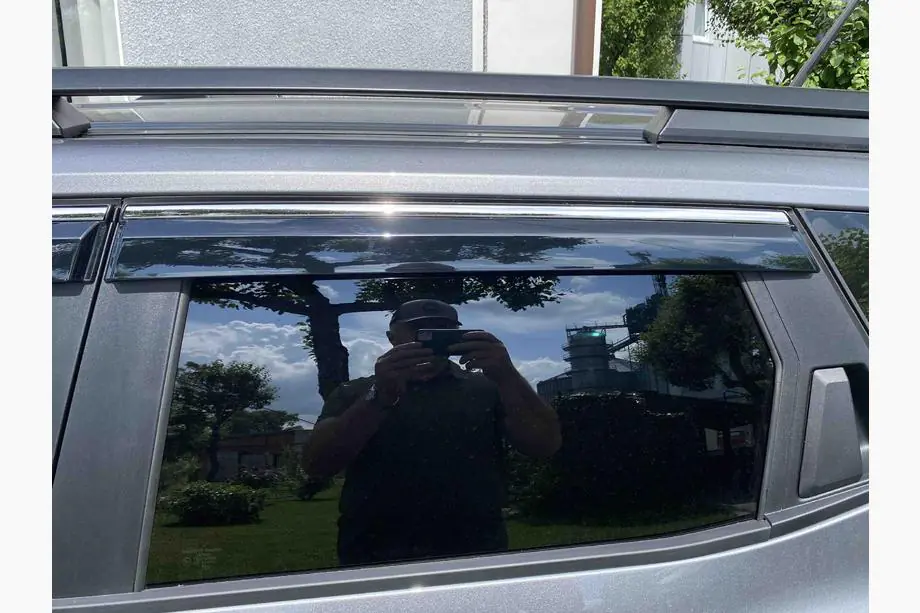 Dacia Duster 2024– Raamwindschermen met chromen sierlijst (set van 4, Niken) Foto 5