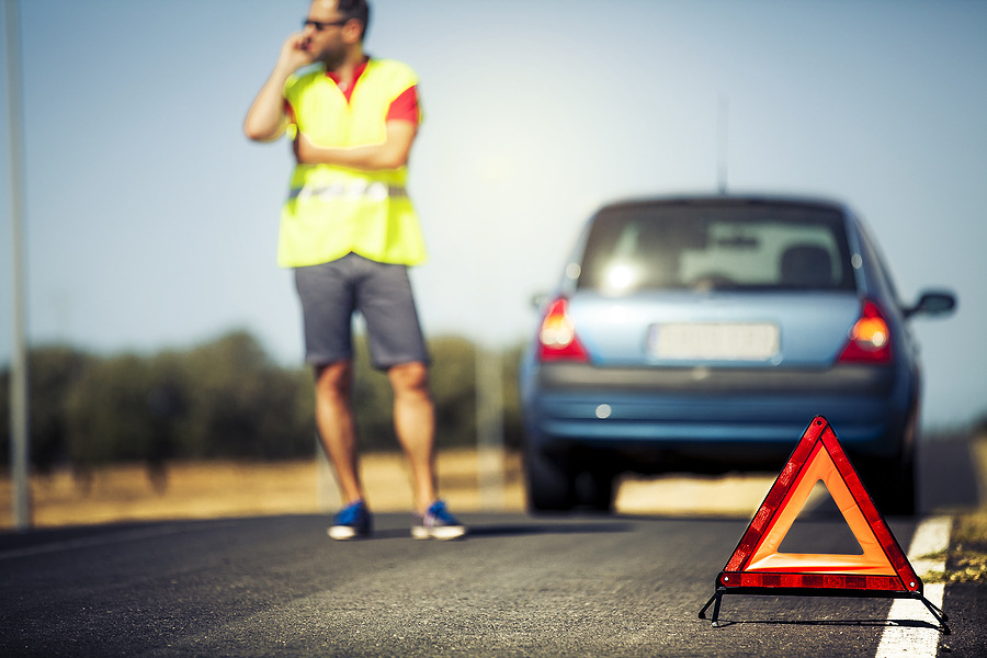 Auto pech onderweg: stappenplan wat je moet doen