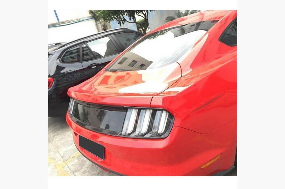 Ford Mustang 2015–2023 Achterlichtkappen (2015-2017, carbon) Foto 2