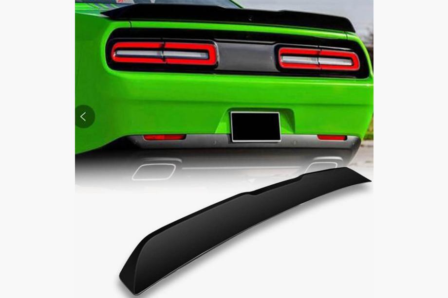 Dodge Challenger 2008–2023 Spoiler V2 (2015-2019, carbon) Image