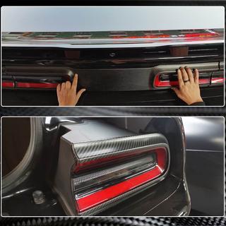 Achterklep afdekstrip (2015-2023, Carbon) foto 3