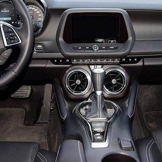 Carbon afdekking voor de versnellingspook Chevrolet Camaro 2015– foto 2