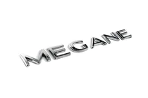 Renault Megane IV 2016–2025 Megane opschrift embleem 908923633r (270 x 25 mm) foto 4
