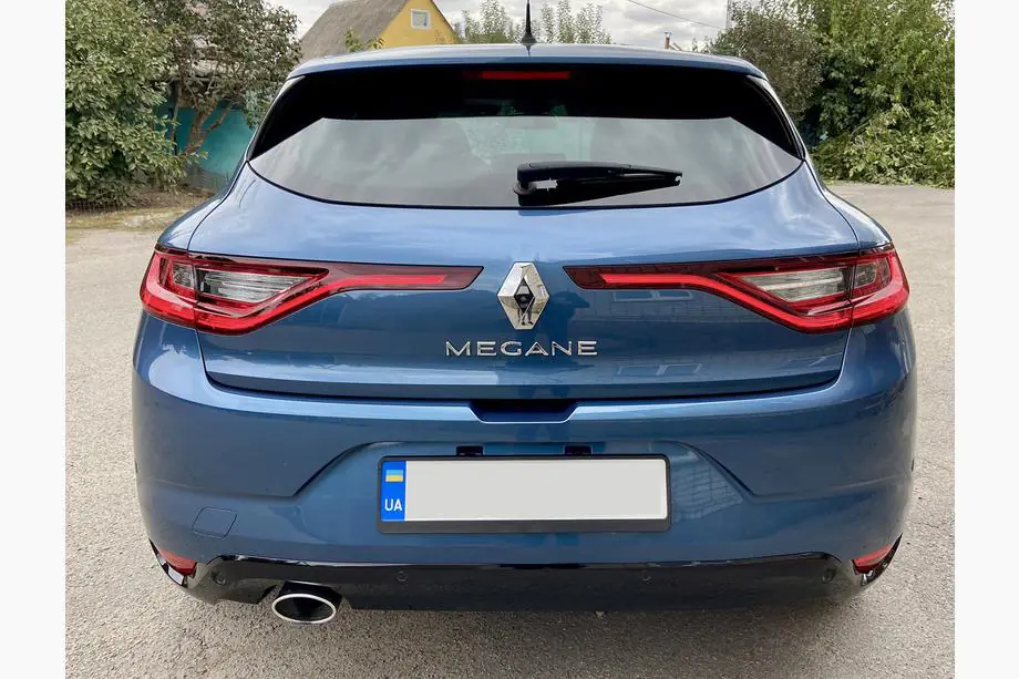 Renault Megane IV 2016–2025 Megane opschrift embleem 908923633r (270 x 25 mm) Image