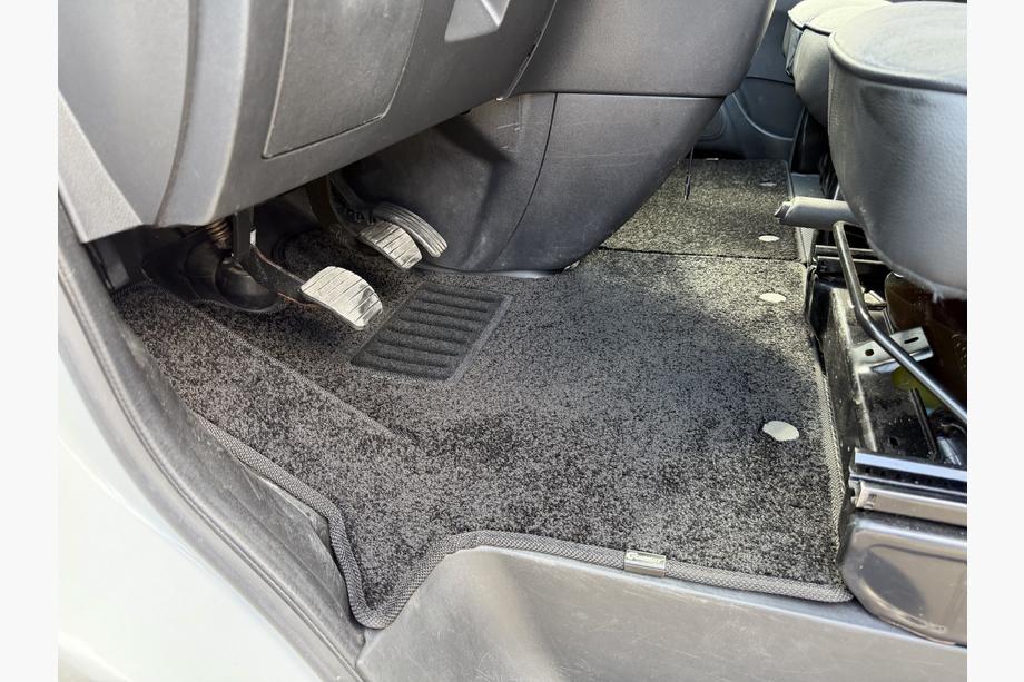 Opel Vivaro 2015–2019 Textiele automatten Deluxe (2 stuks, zwart) Image