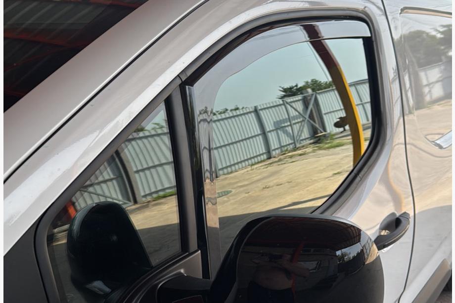 Peugeot Partner/Rifter 2019– Raamwindschermen (inbouw) Niken Luxury (2 st.) Image