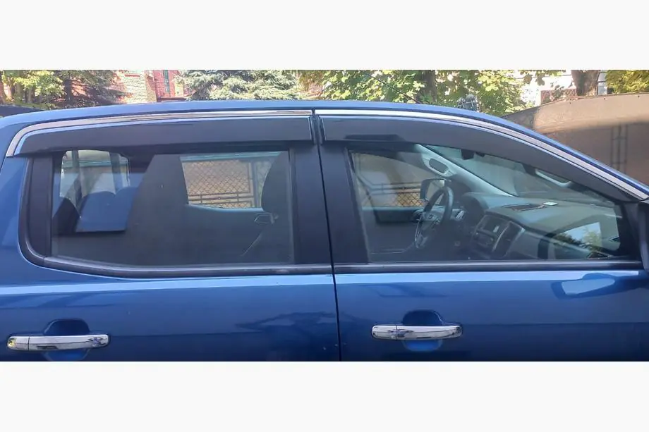 Ford Ranger 2011–2022 Raamwindschermen met chroomstrip Niken Luxury (2015-2022, 4 stuks) Foto 5