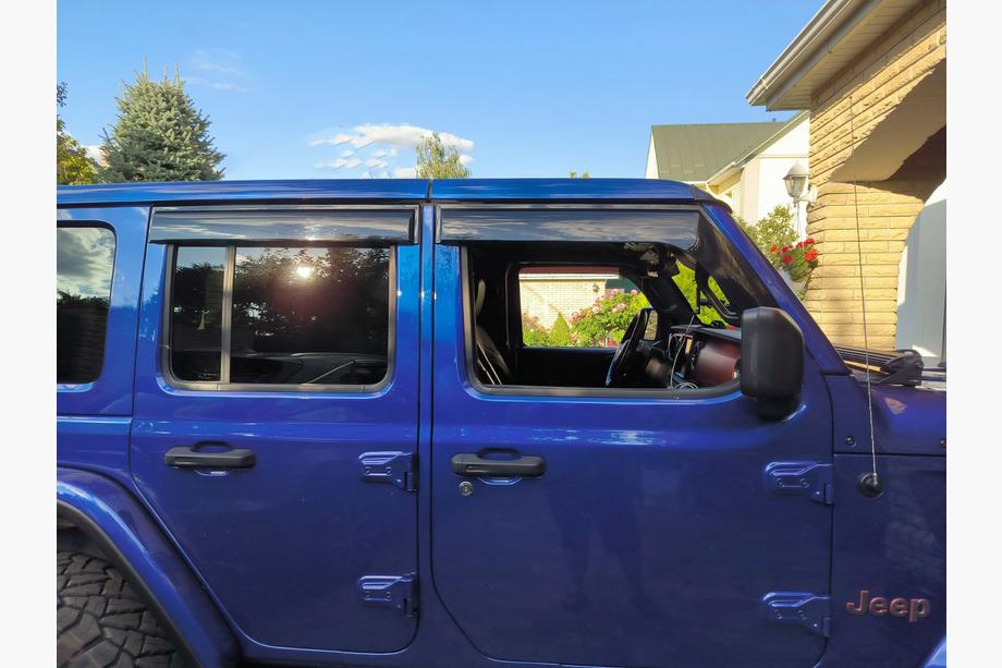 Jeep Wrangler 2018– Raamwindschermen Niken Luxury (4 stuks) Image