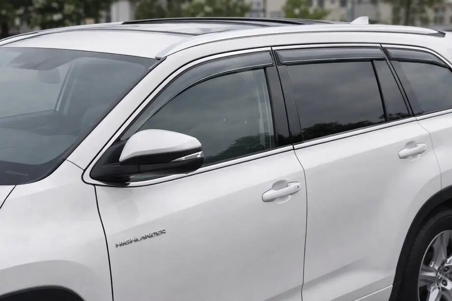 Toyota Highlander 2013–2019 Raamwindschermen met chromen sierlijst Niken Luxury (6 stuks) Image