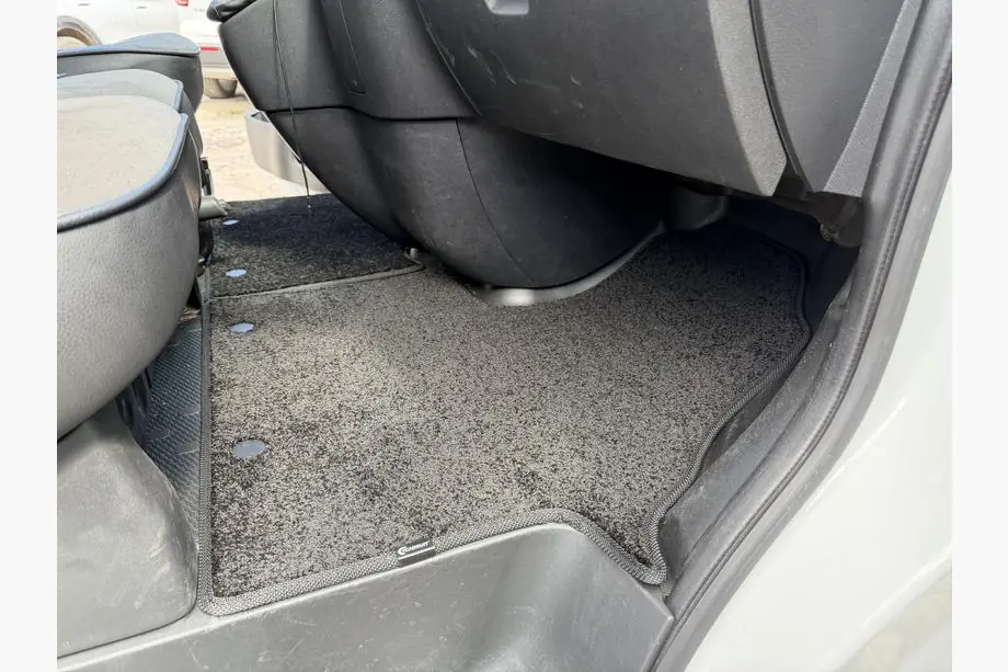 Nissan NV300/Primastar 2016– Textiele automatten Deluxe (2 stuks, zwart) Foto 2