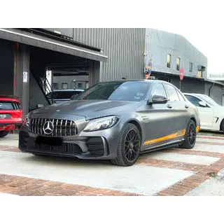 Bodykitset met achterdiffuser (design Black Mamba C63GT) foto 1
