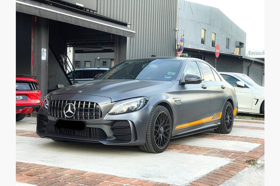 Mercedes C-klasse W205 2014–2021 Bodykitset met achterdiffuser (design Black Mamba C63GT) Foto 1