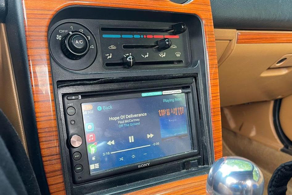 Standaard autoradio vervangen? Voor- en nadelen van een upgrade Foto 1