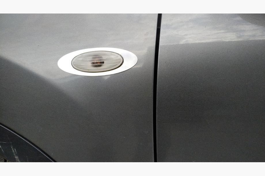 Nissan Qashqai 2010–2014 Omlijsting voor richtingaanwijzer (2 st., RVS) Image
