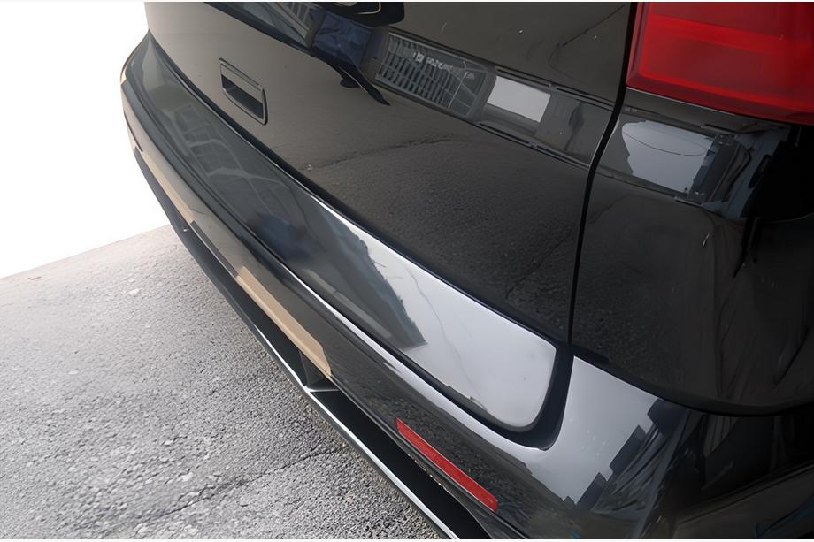 Volkswagen T5 Multivan 2003–2010 Kunststof kofferklepstrip (spuitklaar) Image