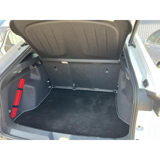 Premium textiele kofferbakmat (Zwart)