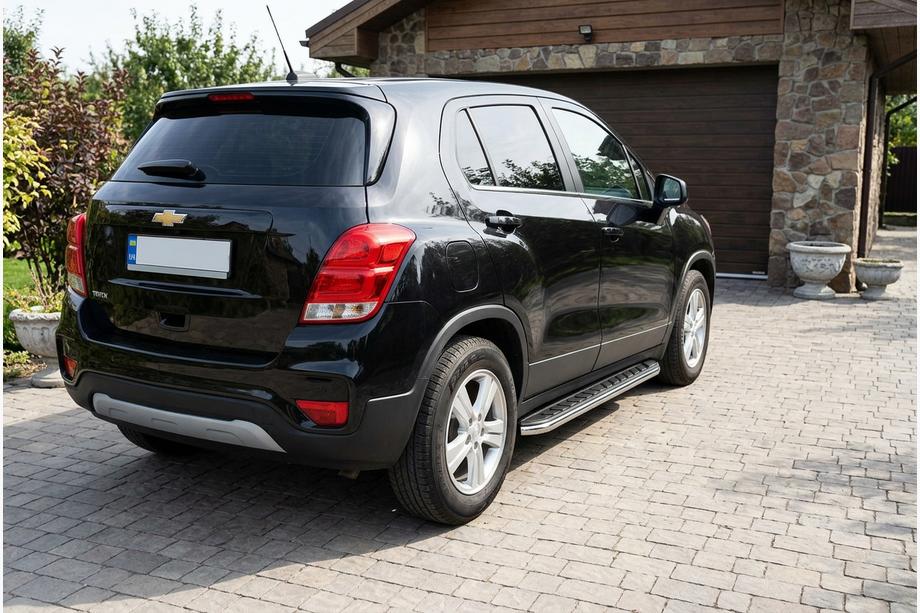 Chevrolet Trax 2012–2023 Maydos V1 zijtreden (set 2 stuks, aluminium + RVS) Image