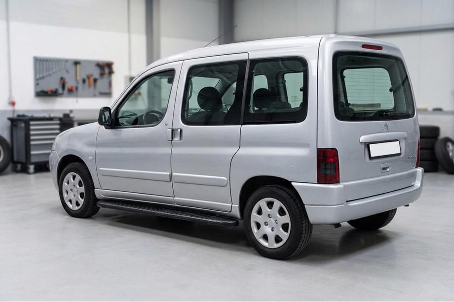 Citroen Berlingo 1996–2008 Bosphorus Black side steps (2 st., aluminium) Image